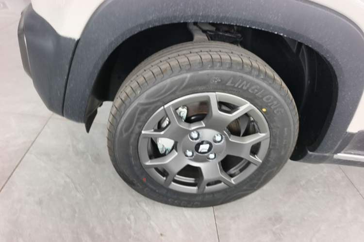 Used Baojun Spark EUV 2026 301km Flagship Edition Left Front Wheel Hub