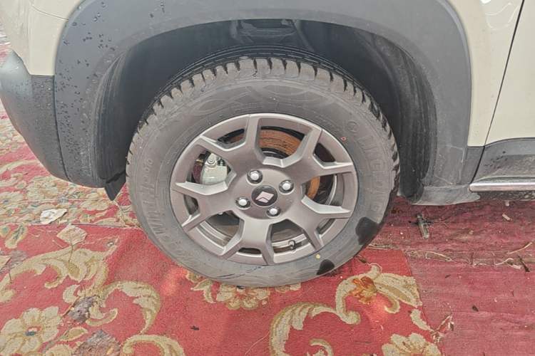 Used Baojun Spark EUV 2026 301km Flagship Edition Left Front Wheel Hub