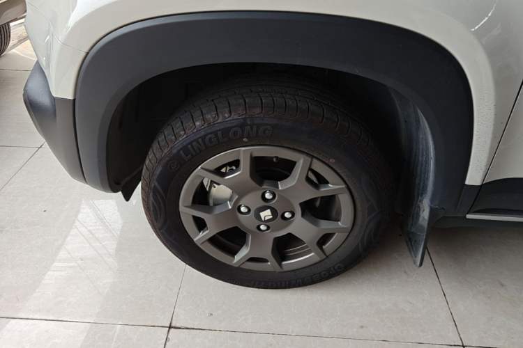 Used Baojun Spark EUV 2026 Model 501km Flagship Edition Left Front Wheel Hub