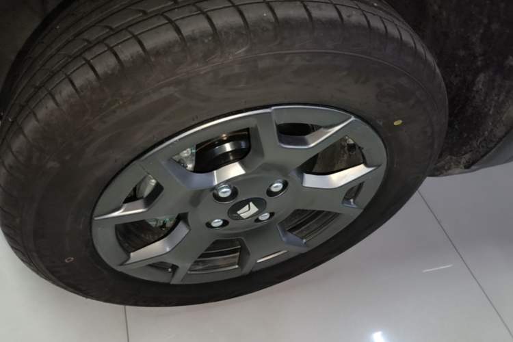 Used Baojun Spark EUV 2026 301km Flagship Edition Left Front Wheel Hub