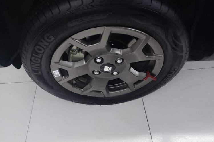 Used Baojun Spark EUV 2026 301km Flagship Edition Left Front Wheel Hub