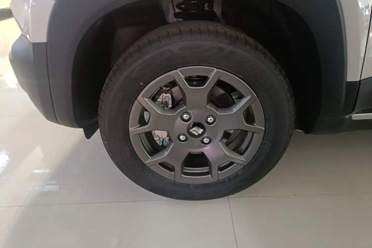 Used Baojun Spark EUV 2026 301km Flagship Edition Left Front Wheel Hub