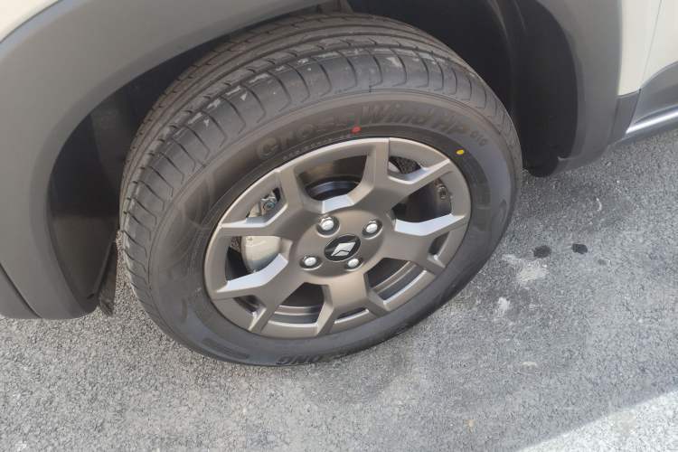 Used Baojun Spark EUV 2026 301km Flagship Edition Left Front Wheel Hub