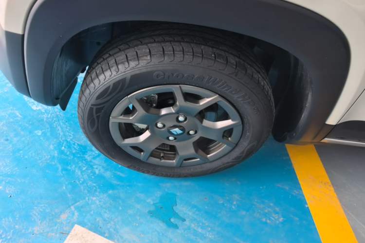 Used Baojun Spark EUV 2026 301km Flagship Edition Left Front Wheel Hub