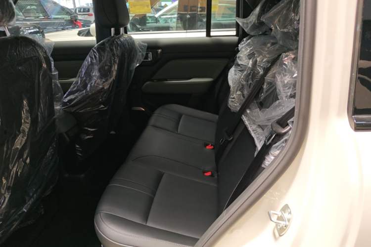 Used Baojun Spark EUV 2026 301km Flagship Edition Left Rear Seat