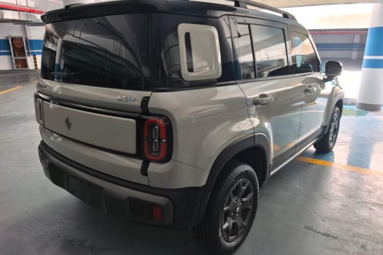 Used Baojun Spark EUV 2026 301km Flagship Edition Rear Right 45 Deg