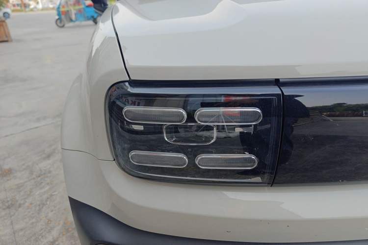 Used Baojun Spark EUV 2026 301km Flagship Edition Right Front Headlight