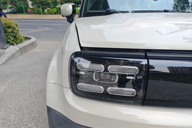 Used Baojun Spark EUV 2026 301km Flagship Edition Right Front Headlight