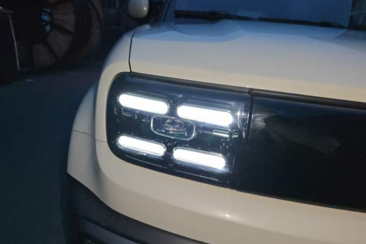 Used Baojun Spark EUV 2026 Model 401km Flagship Edition Right Front Headlight