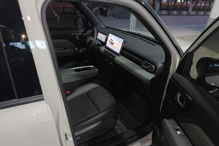 Used Baojun Spark EUV 2026 Model 501km Flagship Edition Right Front Seat