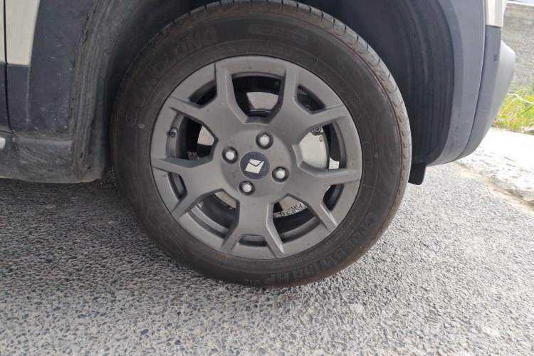 Used Baojun Spark EUV 2026 301km Flagship Edition Right Front Wheel Hub