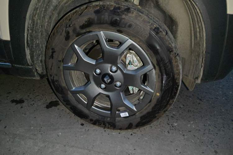 Used Baojun Spark EUV 2026 Model 401km Flagship Edition Right Front Wheel Hub