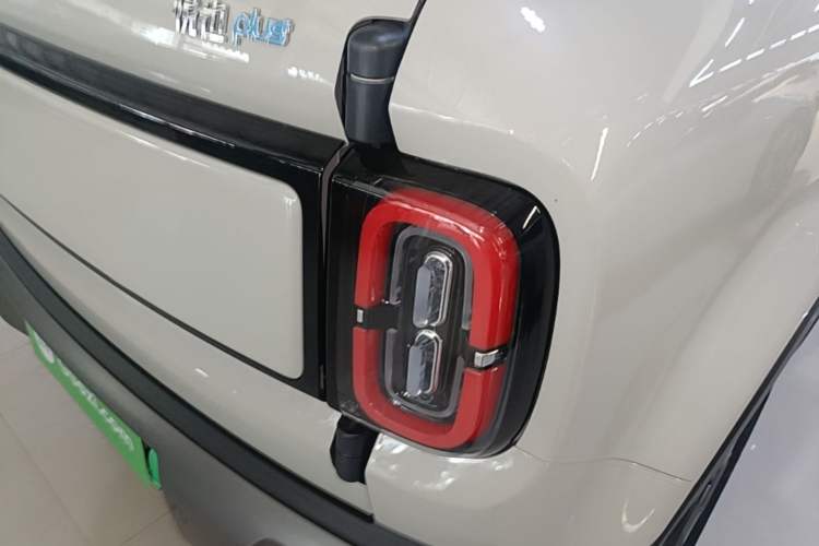 Used Baojun Spark EUV 2026 301km Flagship Edition Right Rear Taillight