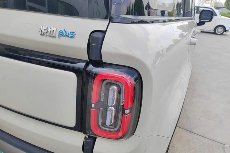 Used Baojun Spark EUV 2026 301km Flagship Edition Right Rear Taillight
