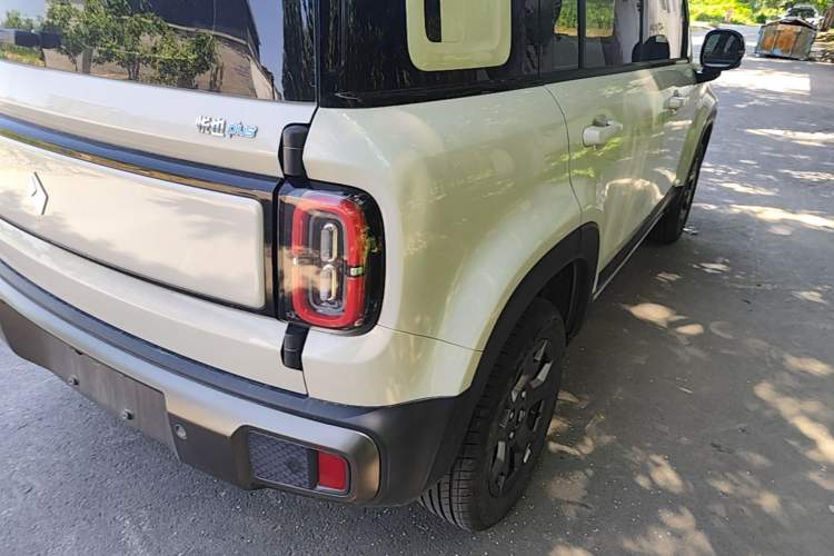 Used Baojun Spark EUV 2026 301km Flagship Edition Right Rear Taillight