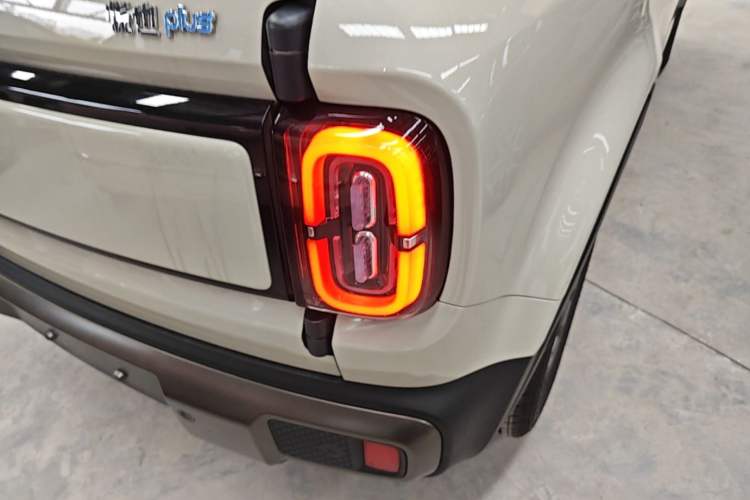 Used Baojun Spark EUV 2026 301km Flagship Edition Right Rear Taillight