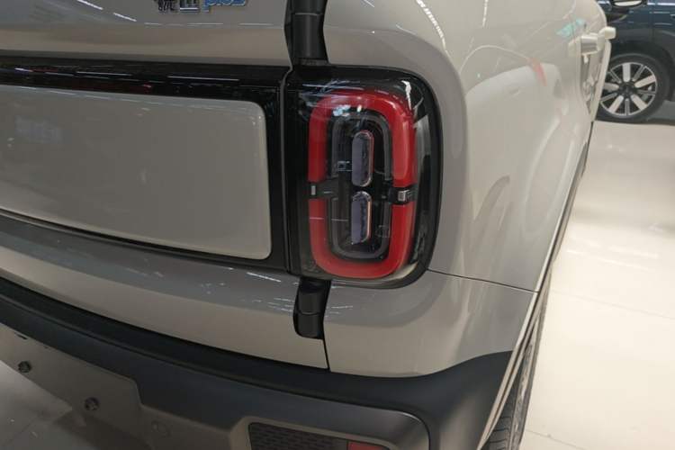 Used Baojun Spark EUV 2026 301km Flagship Edition Right Rear Taillight