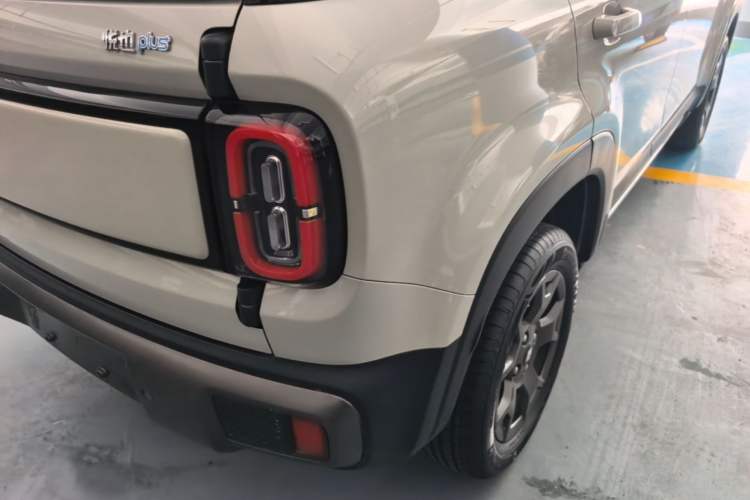 Used Baojun Spark EUV 2026 301km Flagship Edition Right Rear Taillight