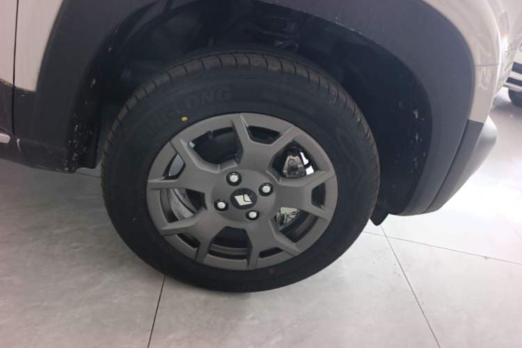Used Baojun Spark EUV 2026 301km Flagship Edition Right Rear Wheel Hub