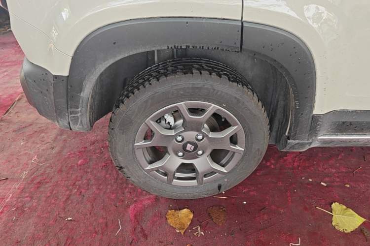 Used Baojun Spark EUV 2026 301km Flagship Edition Right Rear Wheel Hub