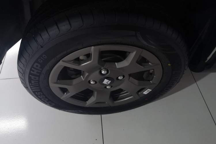 Used Baojun Spark EUV 2026 301km Flagship Edition Right Rear Wheel Hub