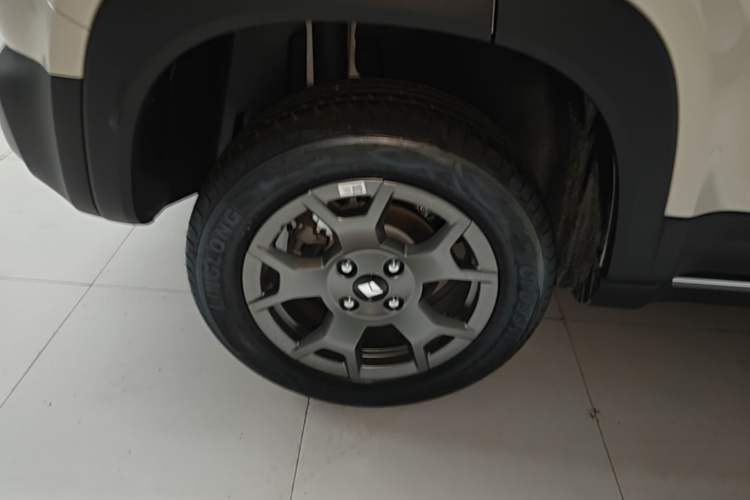 Used Baojun Spark EUV 2026 301km Flagship Edition Right Rear Wheel Hub