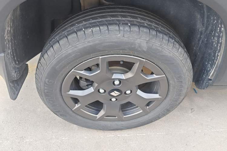 Used Baojun Spark EUV 2026 301km Flagship Edition Right Rear Wheel Hub