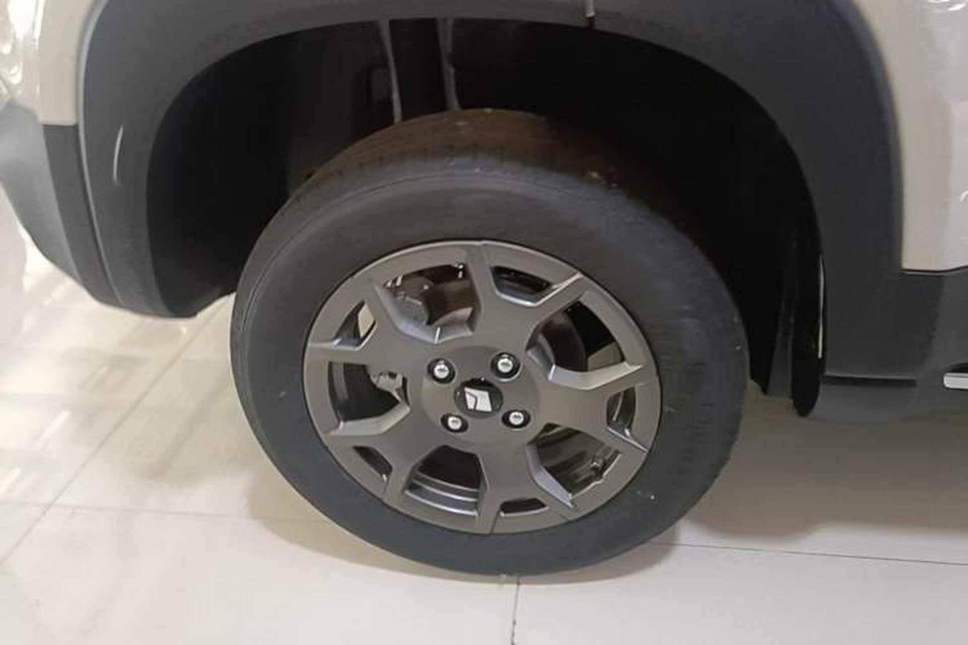 Used Baojun Spark EUV 2026 301km Flagship Edition Right Rear Wheel Hub