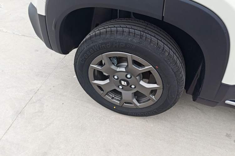 Used Baojun Spark EUV 2026 301km Flagship Edition Right Rear Wheel Hub