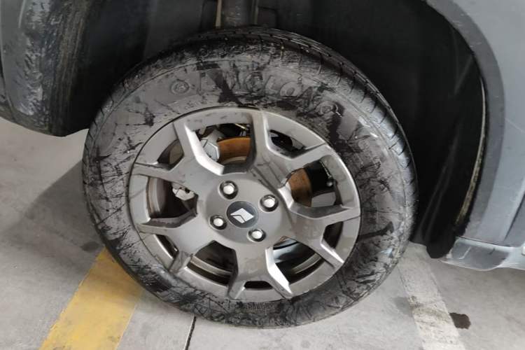 Used Baojun Spark EUV 2026 301km Flagship Edition Right Rear Wheel Hub
