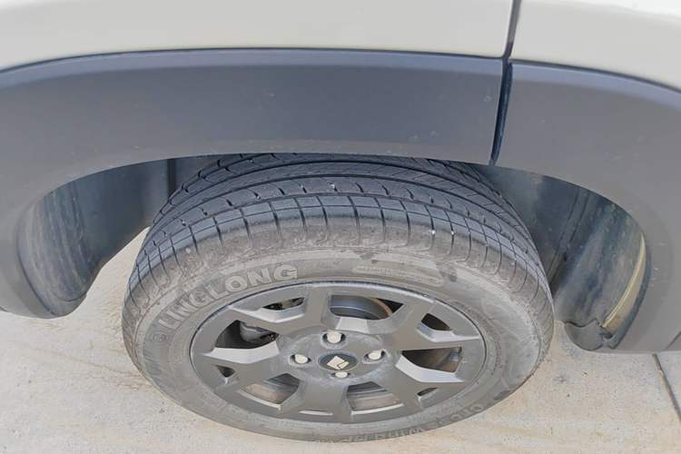 Used Baojun Spark EUV 2026 301km Flagship Edition Right Rear Wheel Hub