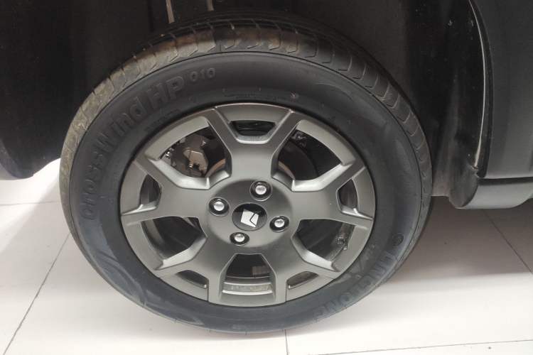 Used Baojun Spark EUV 2026 301km Flagship Edition Right Rear Wheel Hub