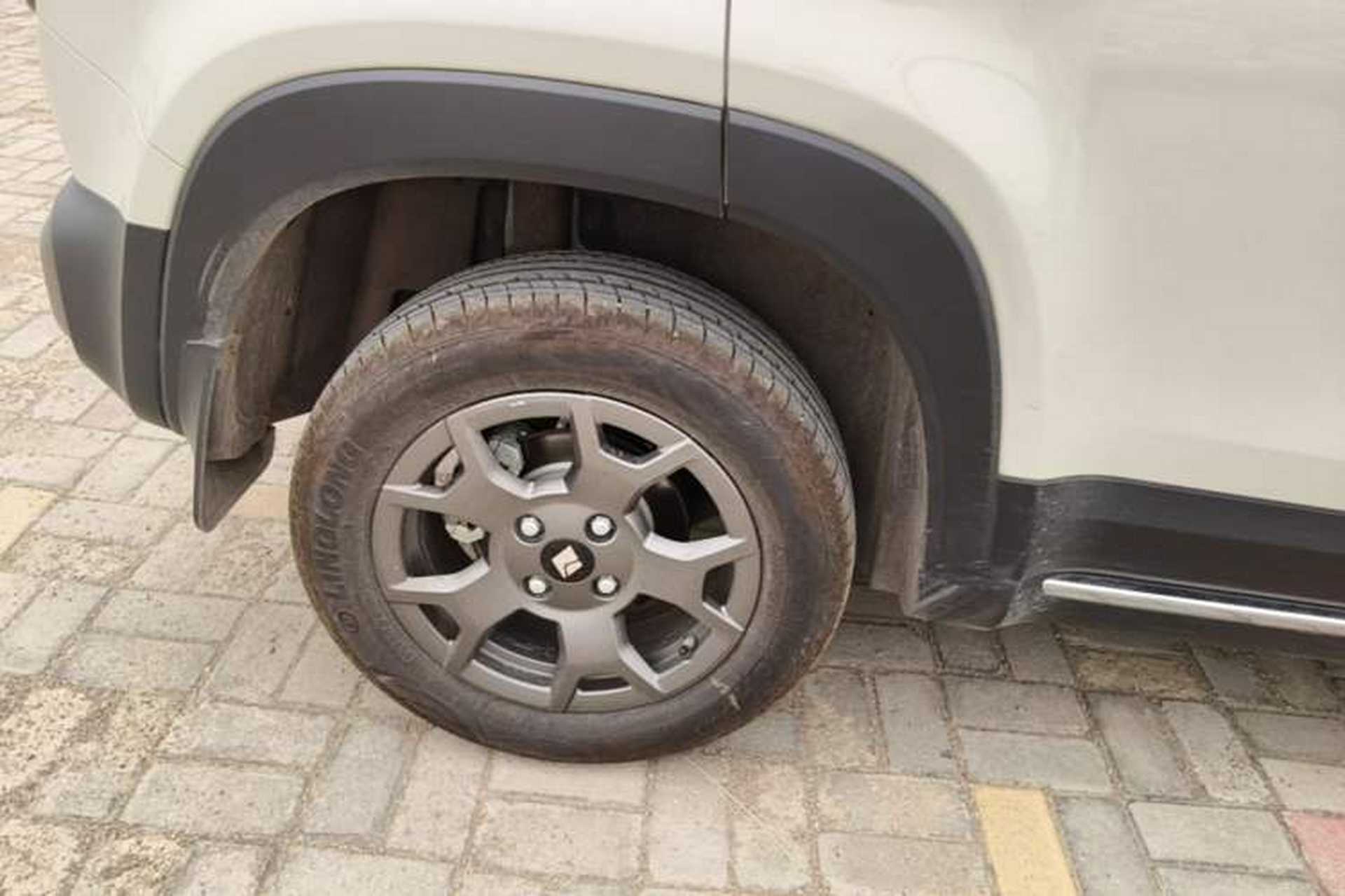 Used Baojun Spark EUV 2026 301km Flagship Edition Right Rear Wheel Hub