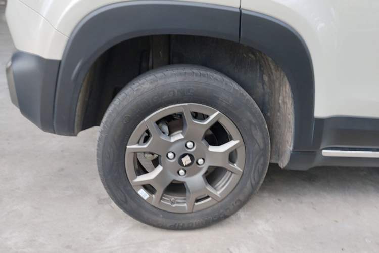 Used Baojun Spark EUV 2026 301km Flagship Edition Right Rear Wheel Hub