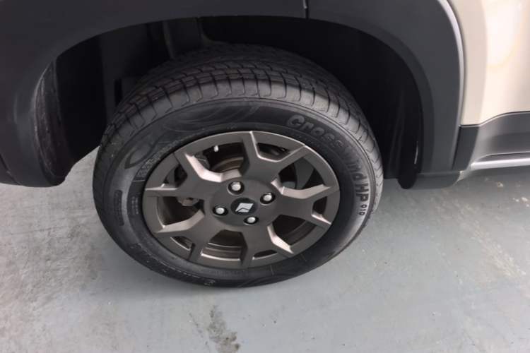 Used Baojun Spark EUV 2026 301km Flagship Edition Right Rear Wheel Hub