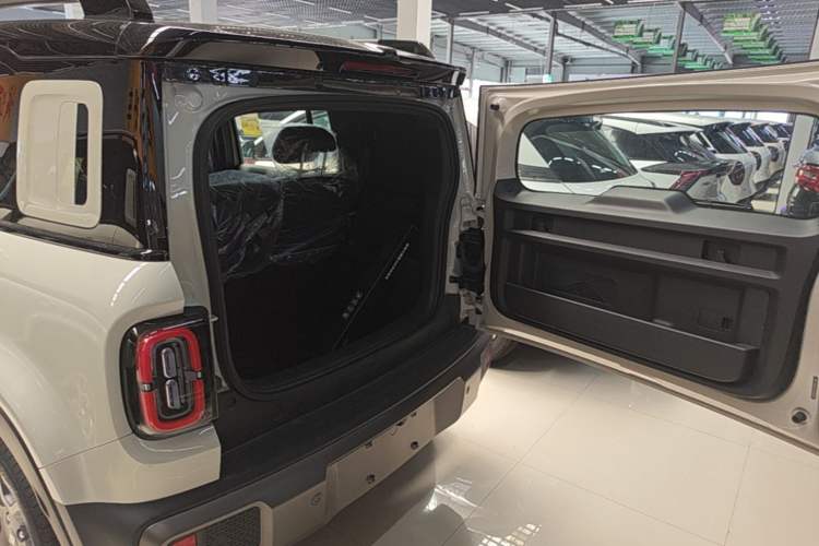 Used Baojun Spark EUV 2026 301km Flagship Edition Trunk