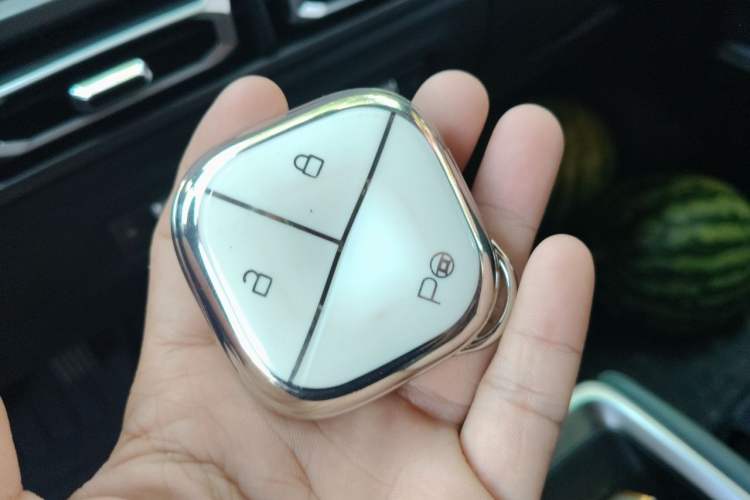 Used Baojun Spark EUV 2026 301km Flagship Edition Vehicle Key