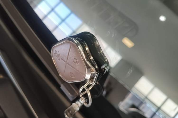 Used Baojun Spark EUV 2026 301km Flagship Edition Vehicle Key