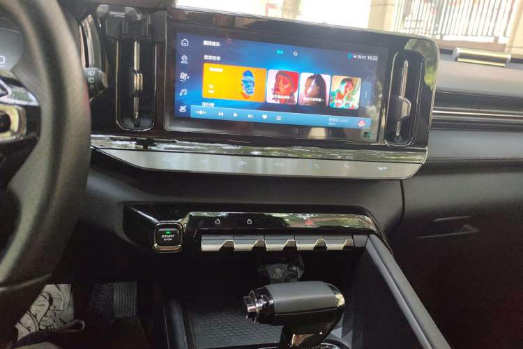 Used Baojun Valli 2021 1.5T Naqu Starry Sky CVT Flagship Model Audio And AC Panel