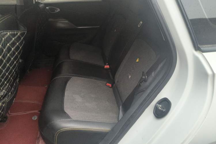 Used Baojun Valli 2021 1.5T Yili Pasture CVT Luxury Model Interior 1