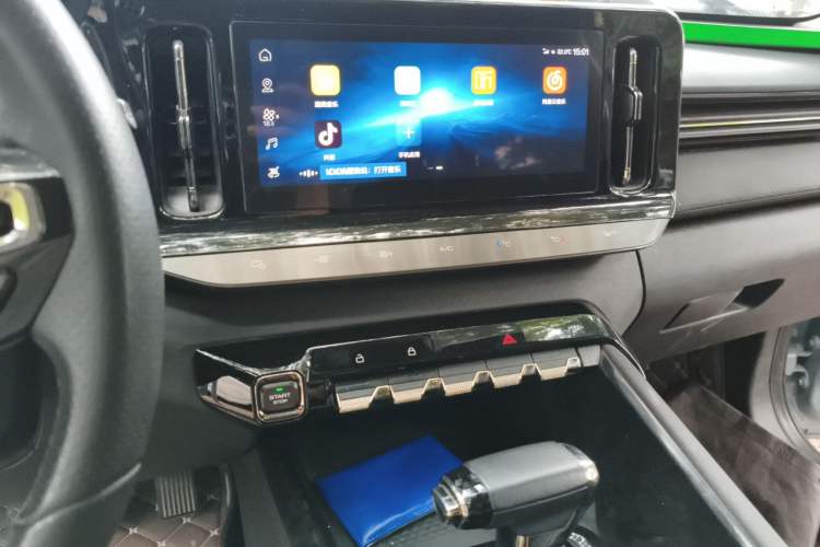 Used Baojun Valli 2021 1.5T Naqu Starry Sky CVT Flagship Model Audio And AC Panel