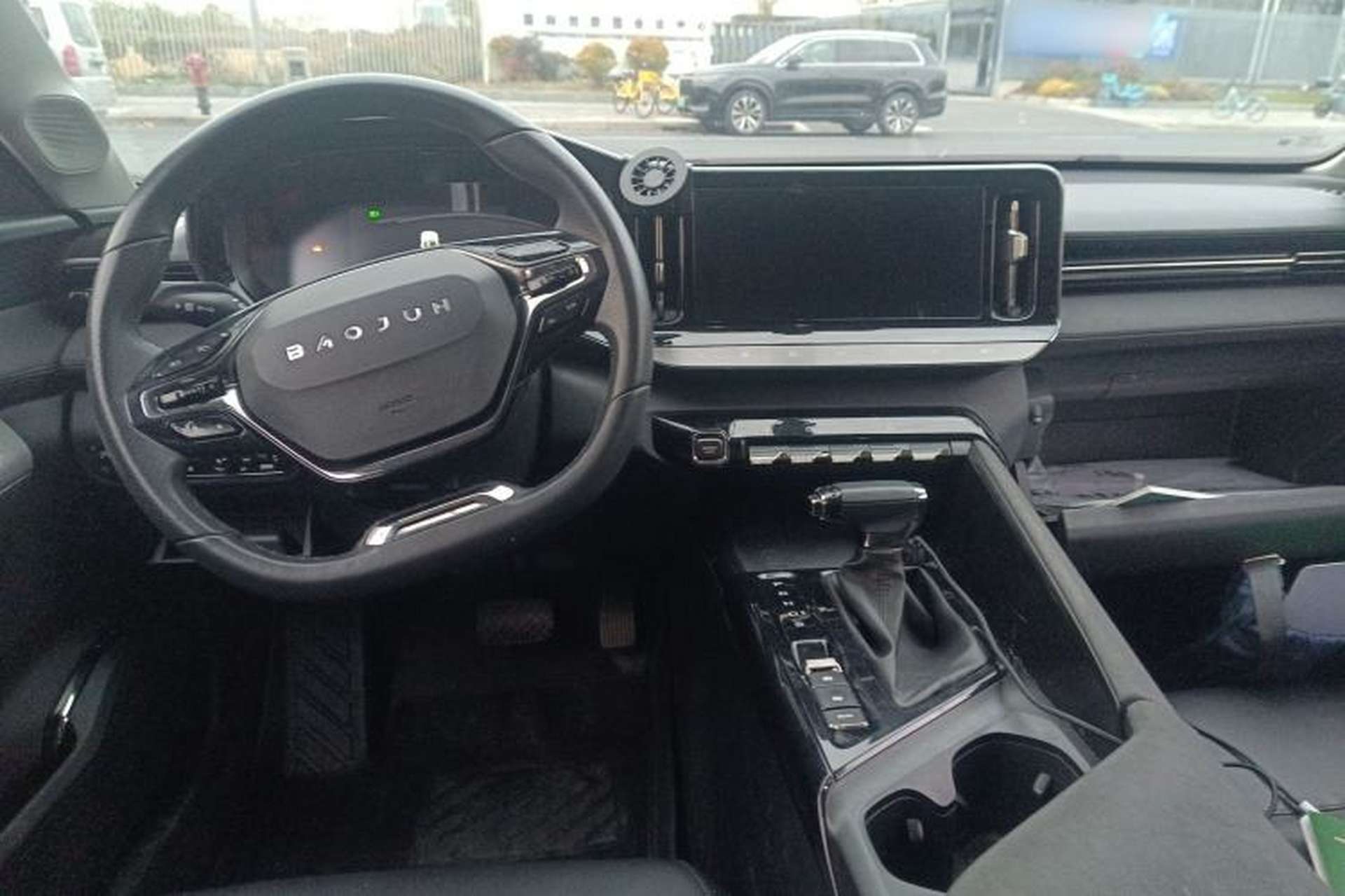 Used Baojun Valli 2021 1.5T Dali Sky CVT Premium Edition Center Console