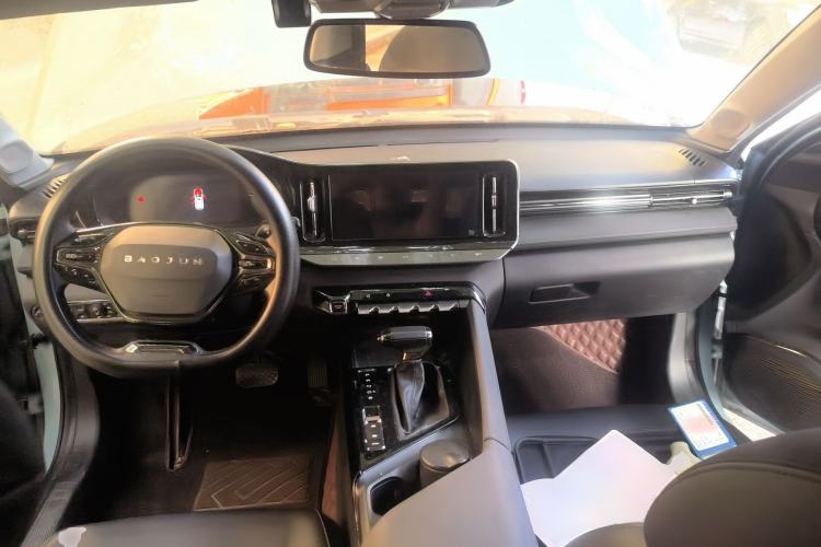 Used Baojun Valli 2021 1.5T Yili Pasture CVT Luxury Model Center Console