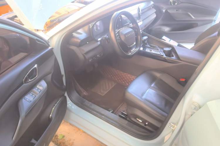 Used Baojun Valli 2021 1.5T Yili Pasture CVT Luxury Model Driver Seat