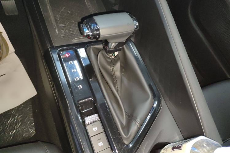 Used Baojun Valli 2021 1.5T Naqu Starry Sky CVT Flagship Model Gear Lever