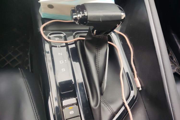 Used Baojun Valli 2021 1.5T Naqu Starry Sky CVT Flagship Model Gear Lever