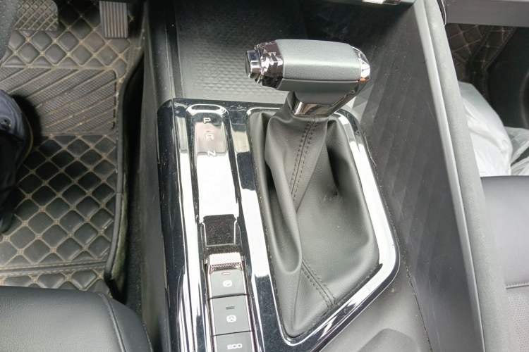 Used Baojun Valli 2021 1.5T Naqu Starry Sky CVT Flagship Model Gear Lever