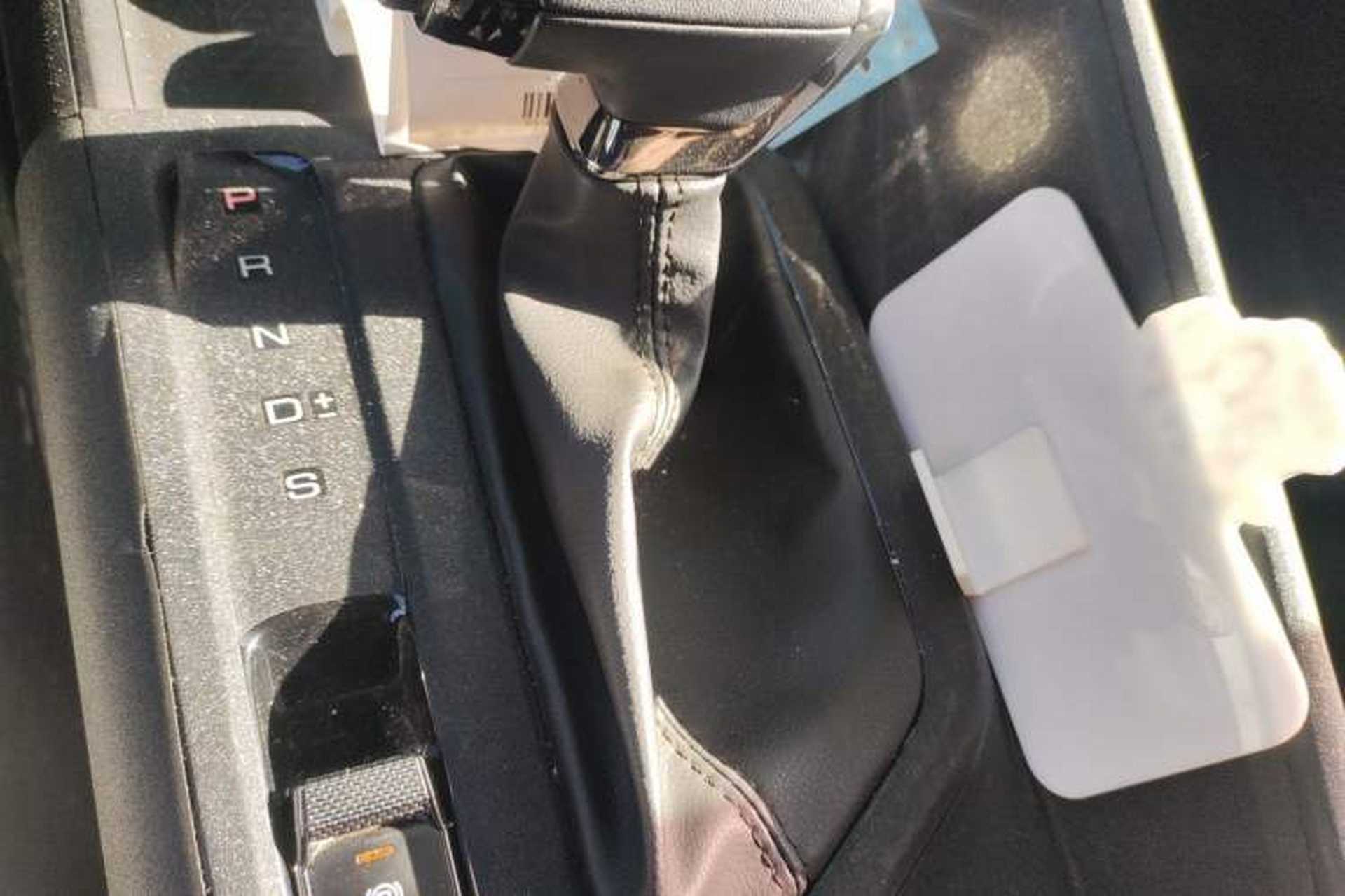 Used Baojun Valli 2021 1.5T Naqu Starry Sky CVT Flagship Model Gear Lever