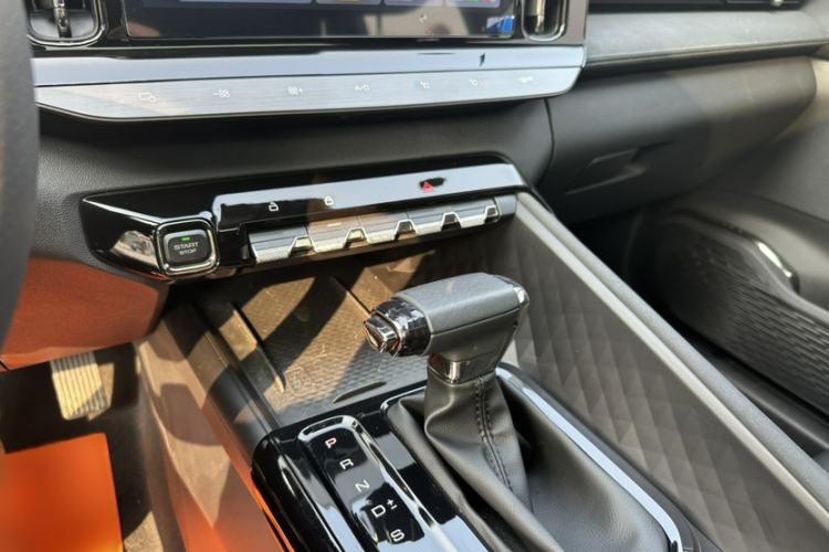Used Baojun Valli 2021 1.5T Naqu Starry Sky CVT Flagship Model Gear Lever