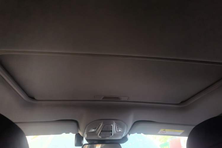 Used Baojun Valli 2021 1.5T Yili Pasture CVT Luxury Model Headliner